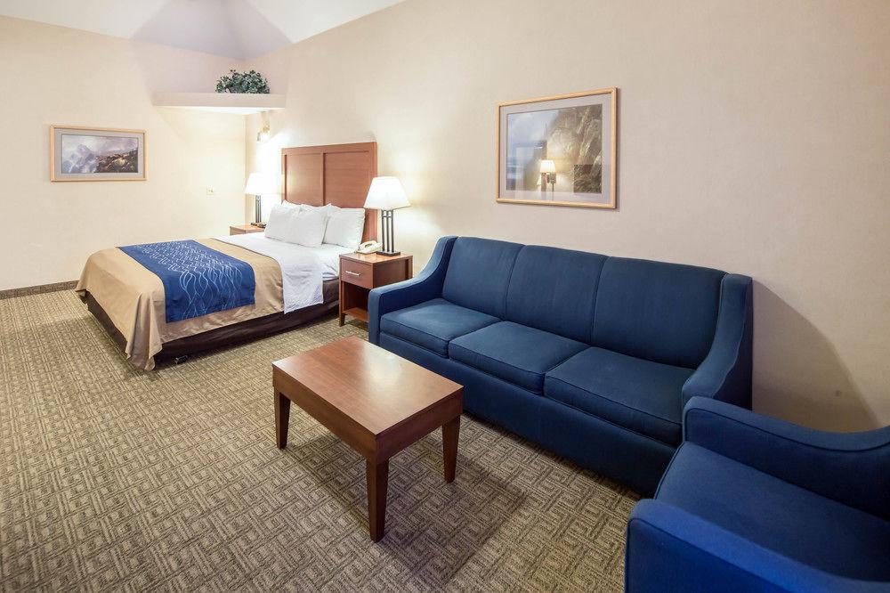 Wingate By Wyndham Anchorage Downtown - Ship Creek Hotel Exterior photo