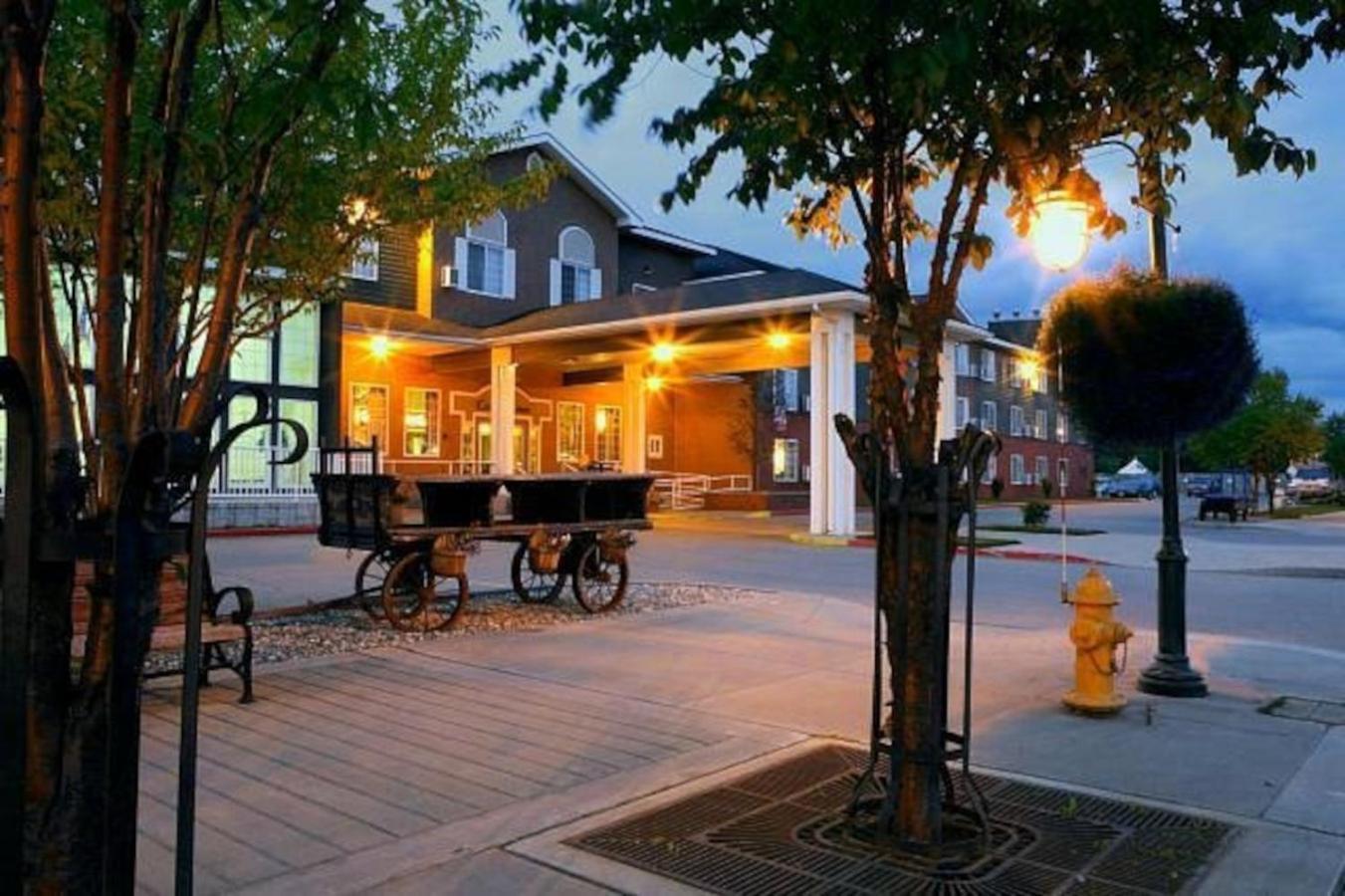 Wingate By Wyndham Anchorage Downtown - Ship Creek Hotel Exterior photo