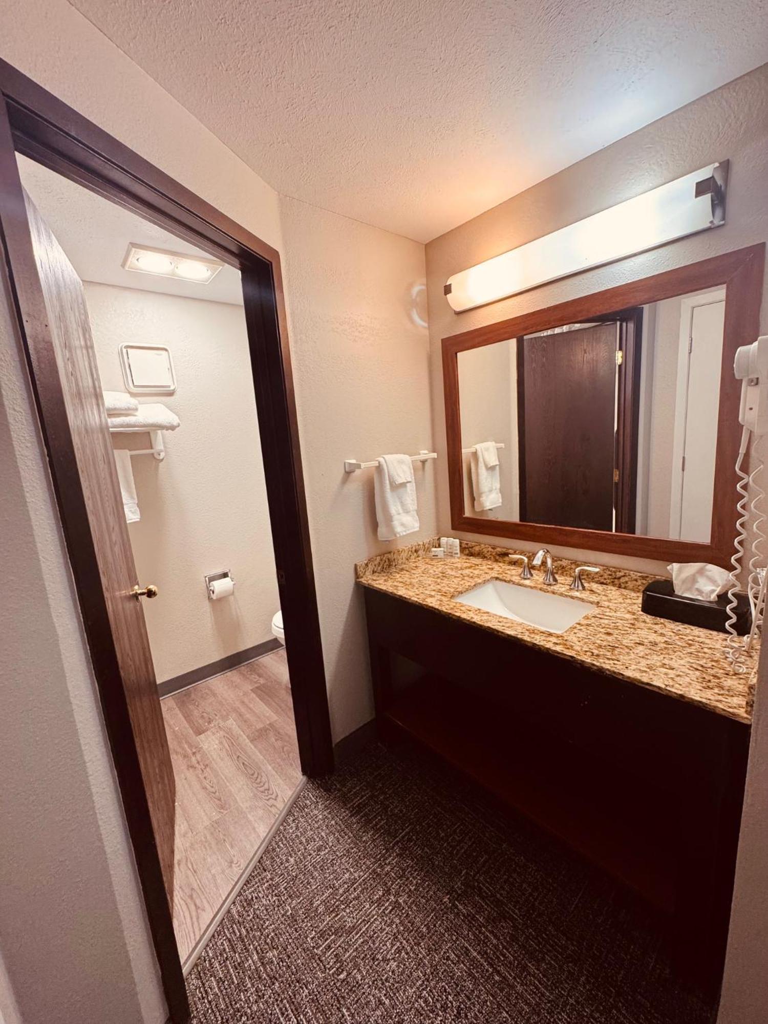 Wingate By Wyndham Anchorage Downtown - Ship Creek Hotel Exterior photo